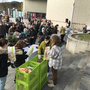 Palmsonntag: Bibelbrotverkauf