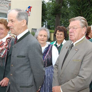 Trachtensonntag mit Ehejubilaren