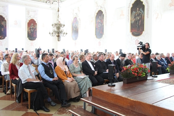 Blick in den Kaisersaal bei der 19. Ökumenischen Sommerakademie.
