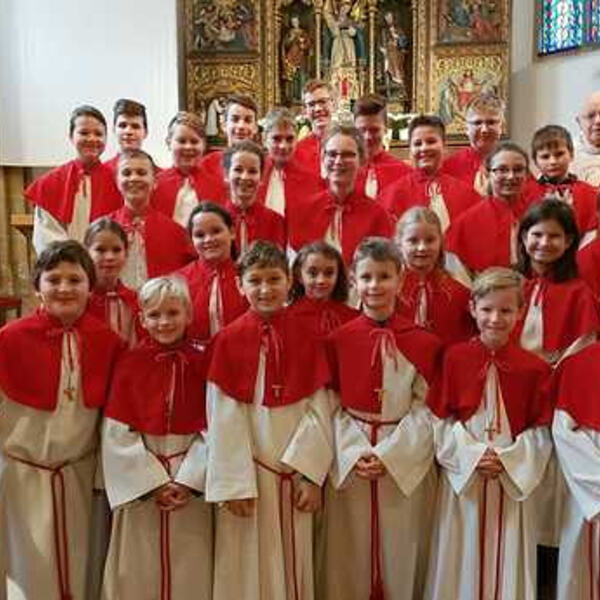 Unsere Minis / © Pfarrgemeinde Eberschwang Unsere Minis