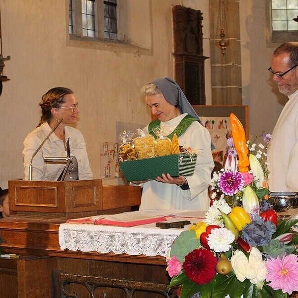 Sr. Berta Erntedank / Pfarre Zell am Pettenfirst