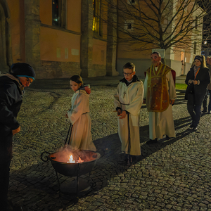 Abschlussgottesdienst - Gang zum Feuer