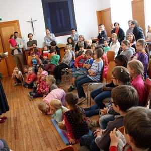 Sommerbeginn mit Harfenmusik, Kindermesse und Kinderfest